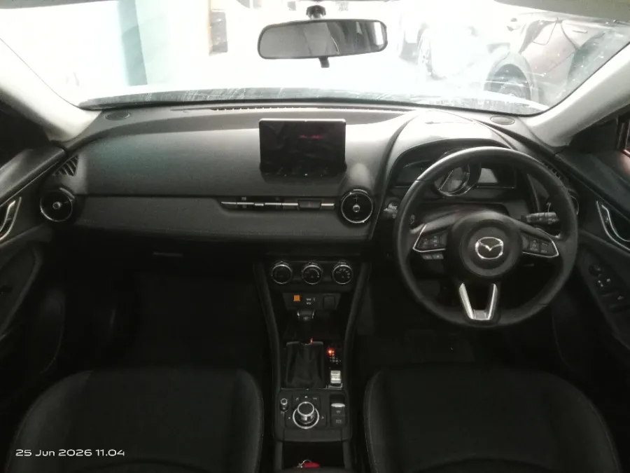 Foto Mobil Bekas Dashboard Mazda CX-3 1.5 Sport tahun 2023