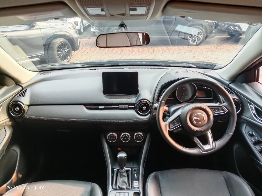 Foto Mobil Bekas Dashboard Mazda CX-3 1.5 Sport tahun 2023