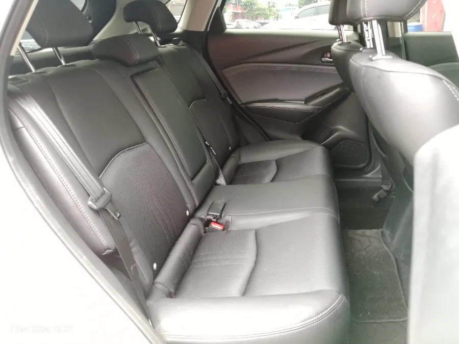 Foto Mobil Bekas Kabin Belakang Mazda CX-3 1.5 Sport tahun 2023