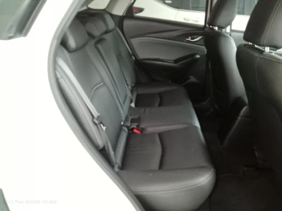 Foto Mobil Bekas Kabin Belakang Mazda CX-3 1.5 Sport tahun 2023