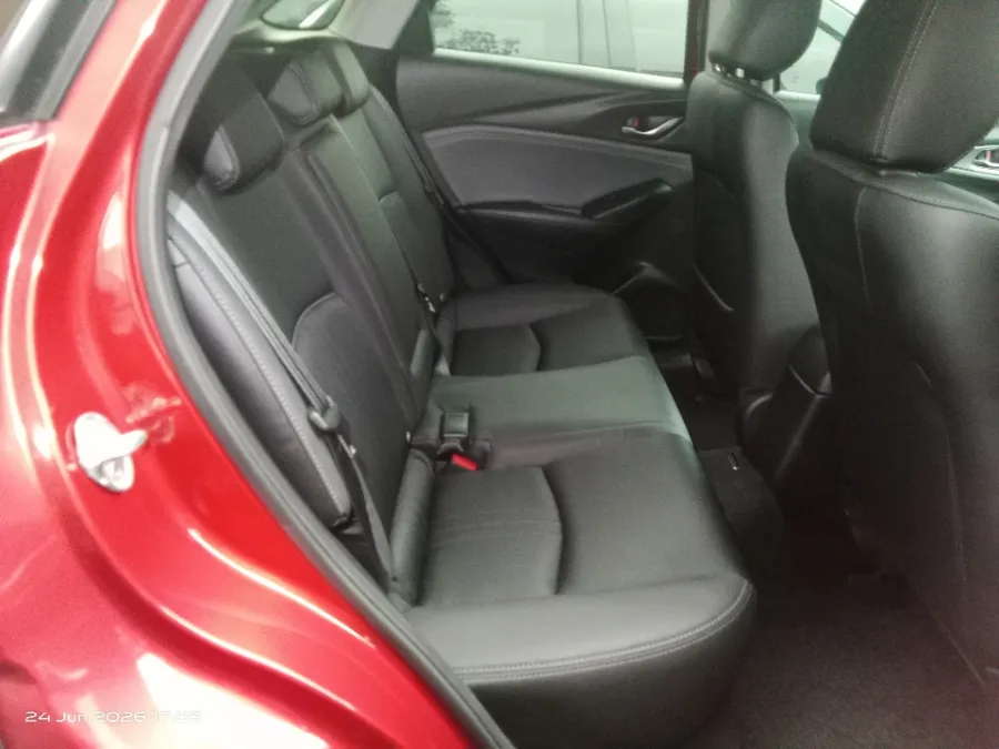 Foto Mobil Bekas Kabin Belakang Mazda CX-3 1.5 Sport tahun 2023
