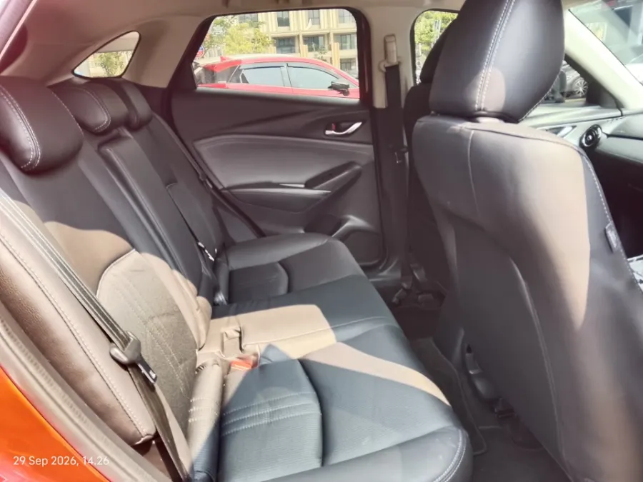 Foto Mobil Bekas Kabin Belakang Mazda CX-3 1.5 Sport tahun 2023