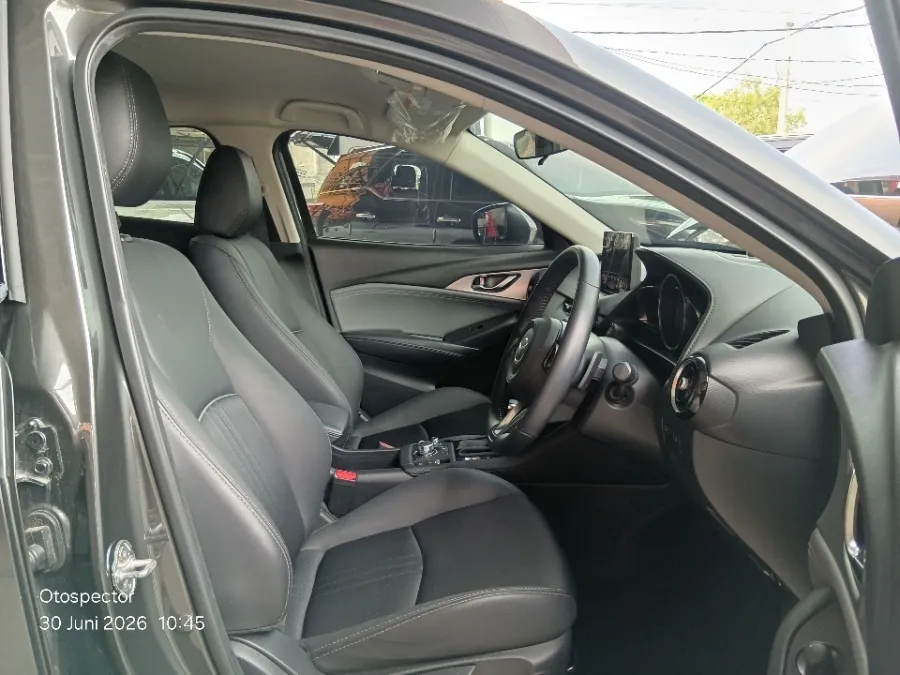 Foto Mobil Bekas Kabin Depan Mazda CX-3 1.5 Sport tahun 2023