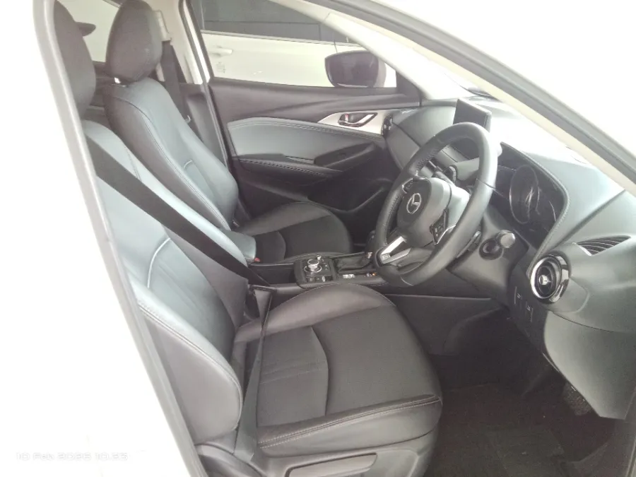 Foto Mobil Bekas Kabin Depan Mazda CX-3 1.5 Sport tahun 2023