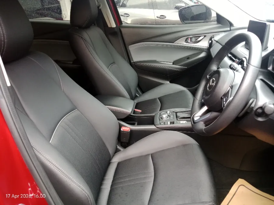 Foto Mobil Bekas Kabin Depan Mazda CX-3 1.5 Sport tahun 2023