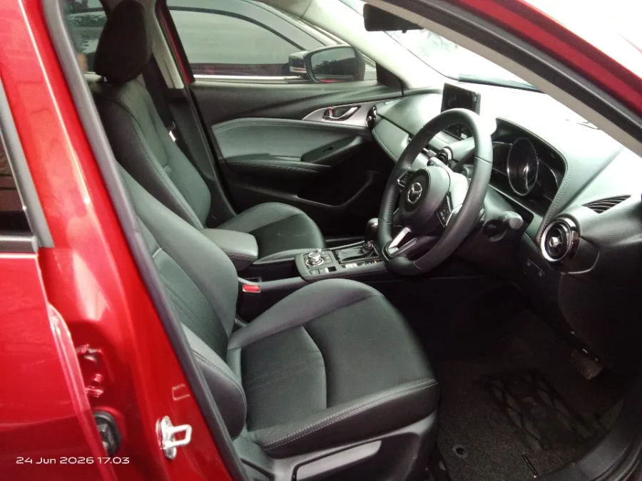 Foto Mobil Bekas Kabin Depan Mazda CX-3 1.5 Sport tahun 2023
