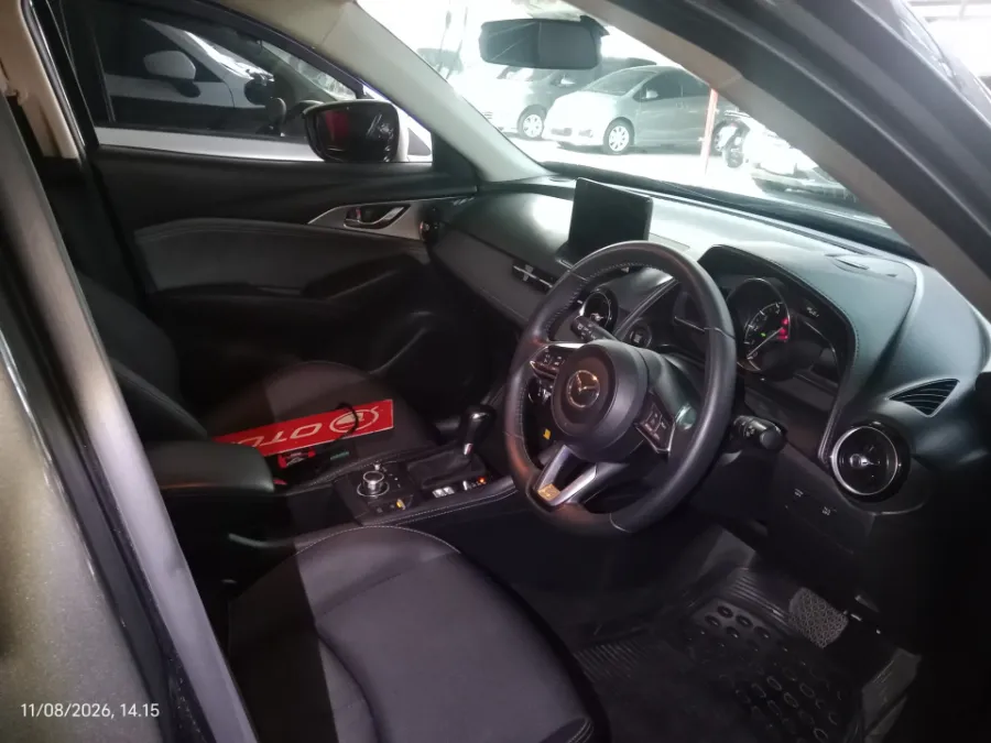 Foto Mobil Bekas Kabin Depan Mazda CX-3 1.5 Sport tahun 2023
