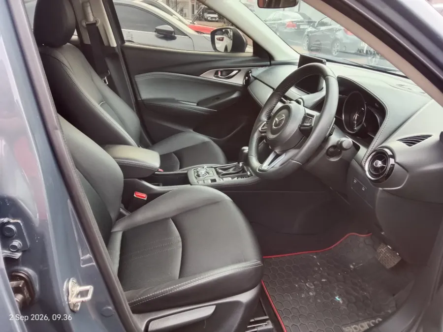 Foto Mobil Bekas Kabin Depan Mazda CX-3 1.5 Sport tahun 2023