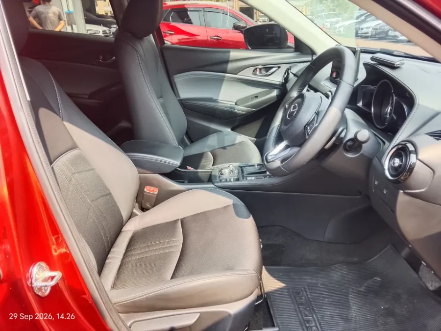 Foto Mobil Bekas Kabin Depan Mazda CX-3 1.5 Sport tahun 2023