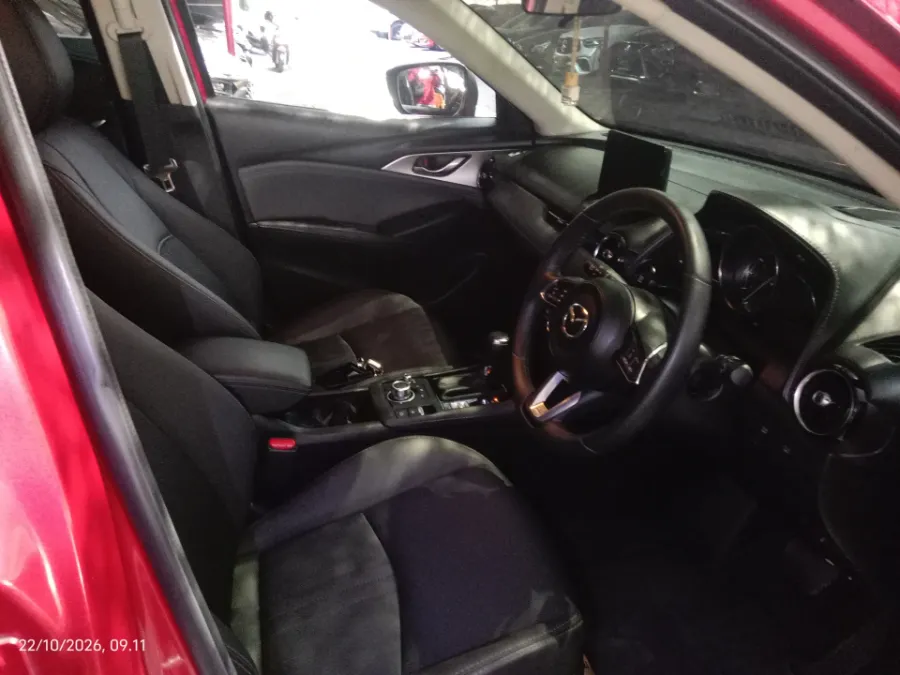 Foto Mobil Bekas Kabin Depan Mazda CX-3 1.5 Sport tahun 2023