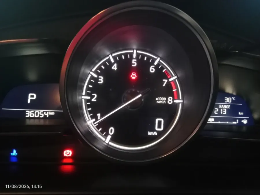 Foto Mobil Bekas Odometer Mazda CX-3 1.5 Sport tahun 2023