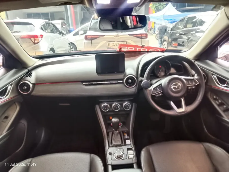 Foto Mobil Bekas Dashboard Mazda CX-3 1.5 Sport tahun 2024