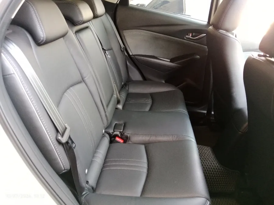 Foto Mobil Bekas Kabin Belakang Mazda CX-3 1.5 Sport tahun 2024