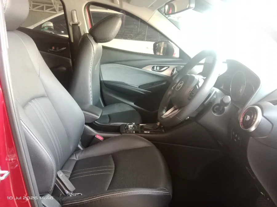 Foto Mobil Bekas Kabin Depan Mazda CX-3 1.5 Sport tahun 2024