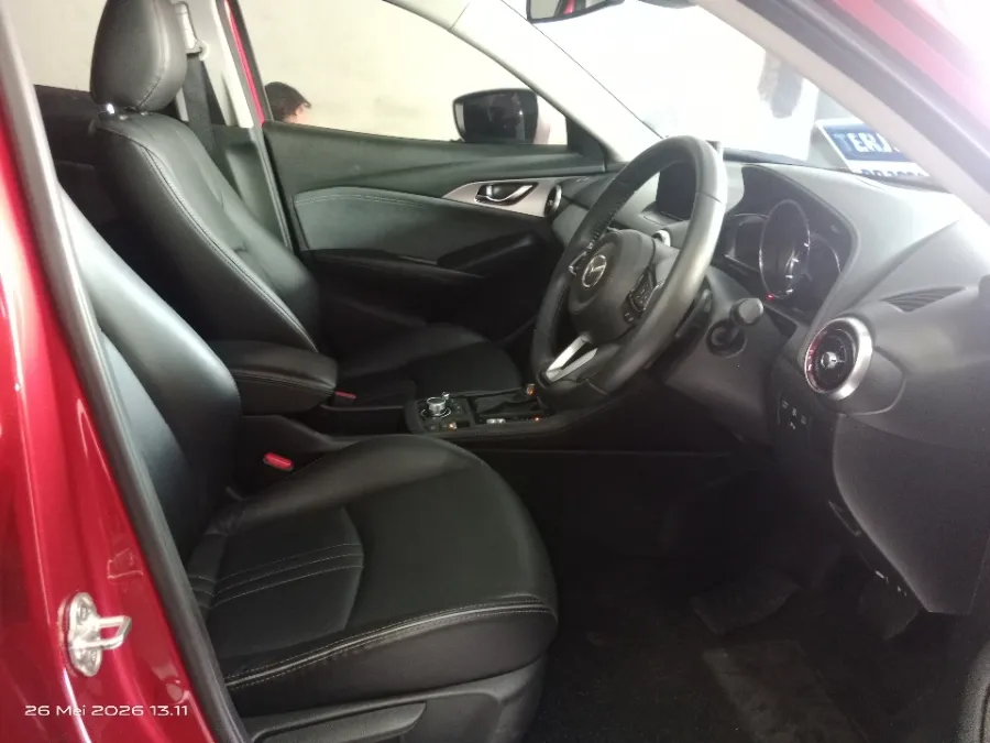 Foto Mobil Bekas Kabin Depan Mazda CX-3 1.5 Sport tahun 2024