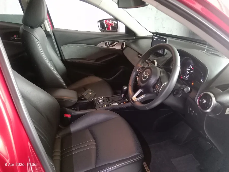 Foto Mobil Bekas Kabin Depan Mazda CX-3 1.5 Sport tahun 2025