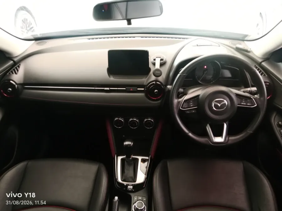 Foto Mobil Bekas Dashboard Mazda CX-3 2.0 tahun 2017