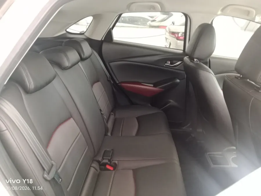 Foto Mobil Bekas Kabin Belakang Mazda CX-3 2.0 tahun 2017