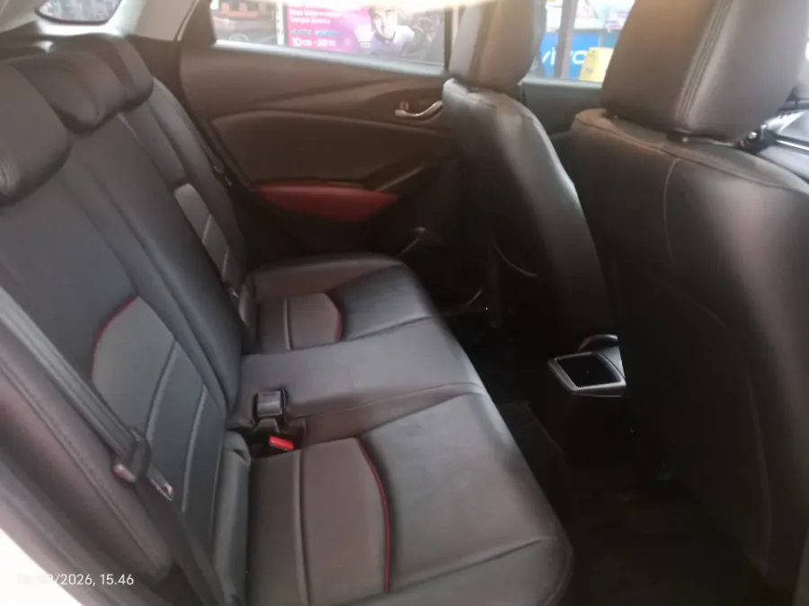Foto Mobil Bekas Kabin Belakang Mazda CX-3 2.0 tahun 2017
