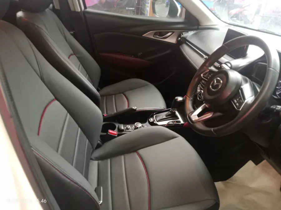 Foto Mobil Bekas Kabin Depan Mazda CX-3 2.0 tahun 2017