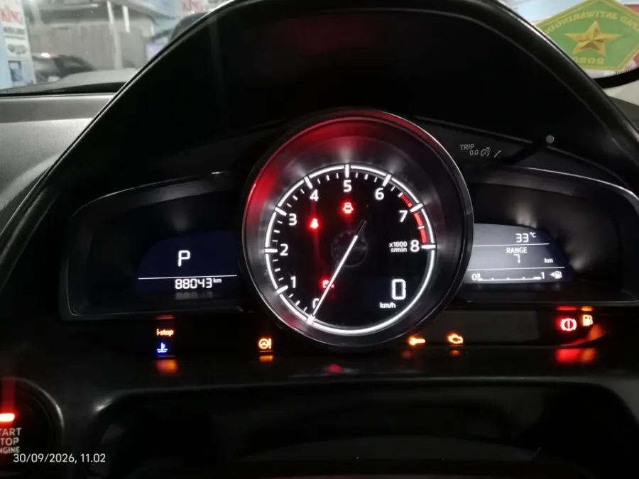 Foto Mobil Bekas Odometer Mazda CX-3 2.0 tahun 2017