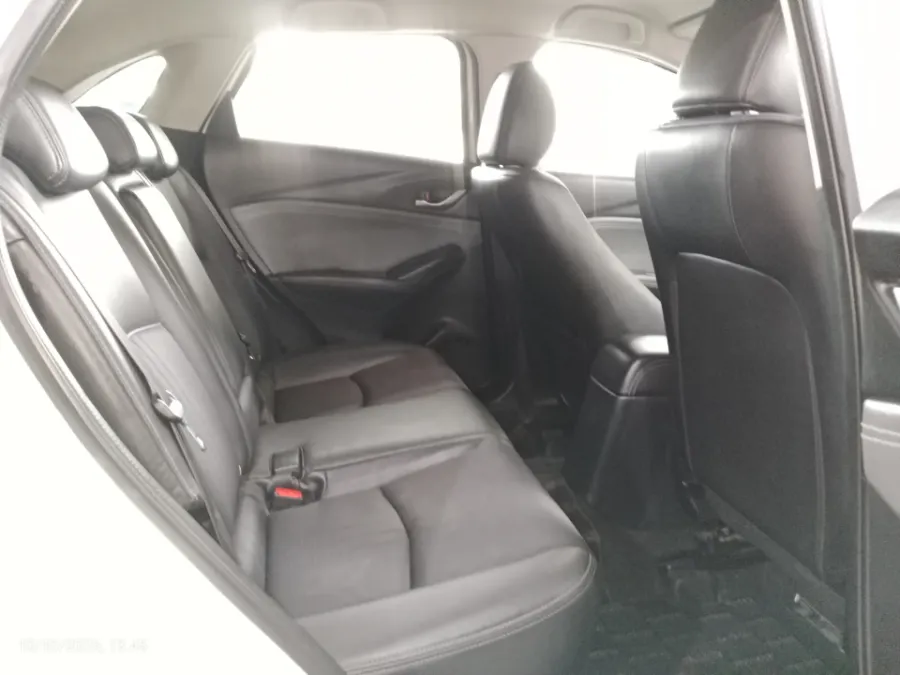 Foto Mobil Bekas Kabin Belakang Mazda CX-3 2.0 tahun 2019