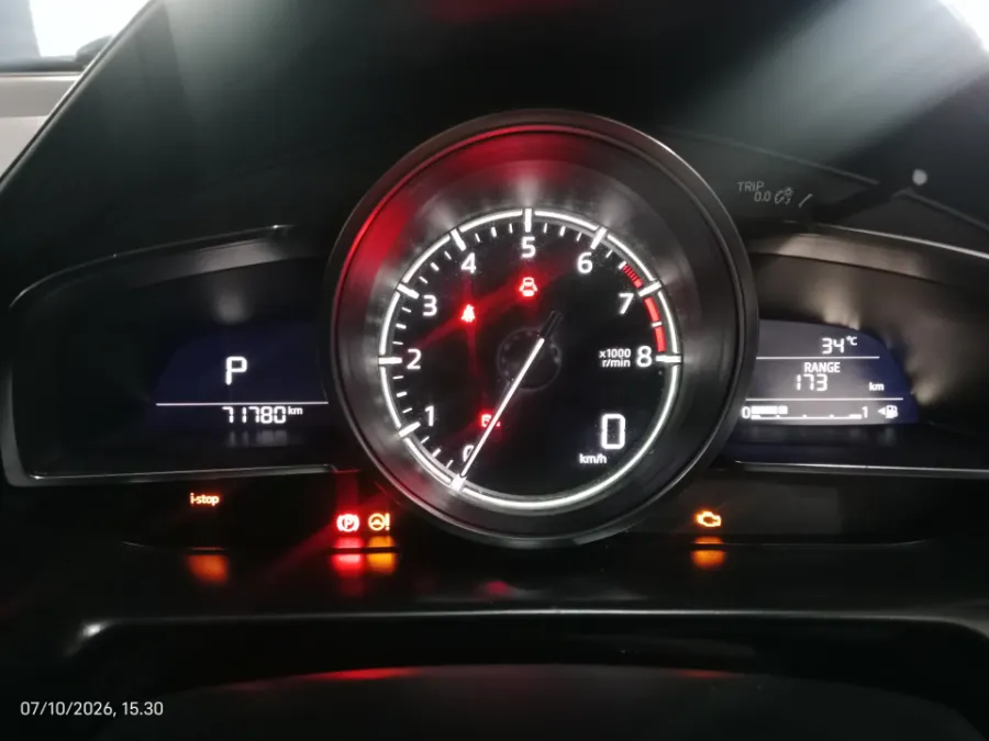 Foto Mobil Bekas Odometer Mazda CX-3 2.0 tahun 2019