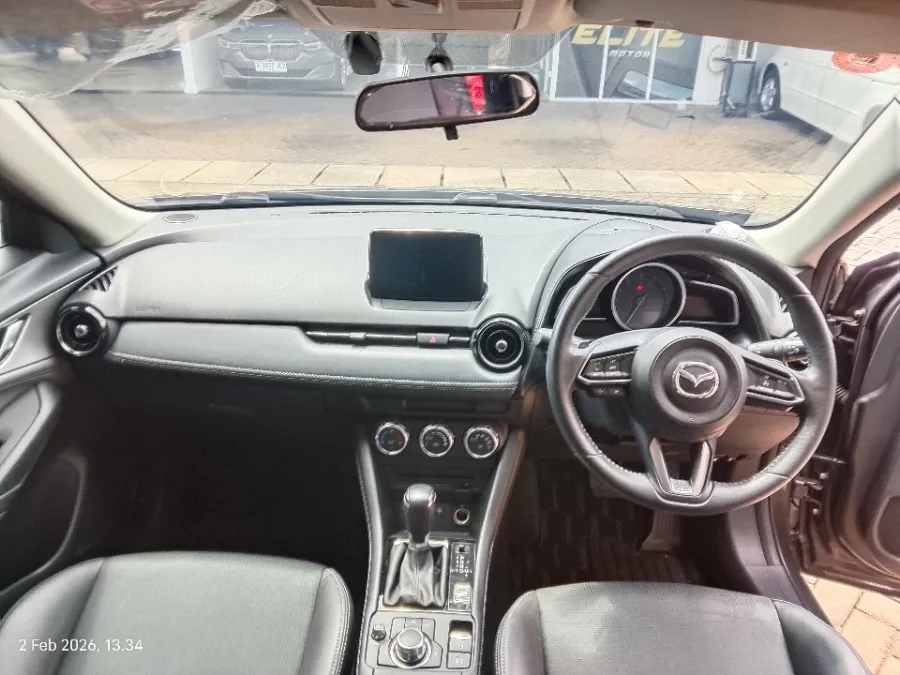 Foto Mobil Bekas Dashboard Mazda CX-3 2.0 tahun 2020