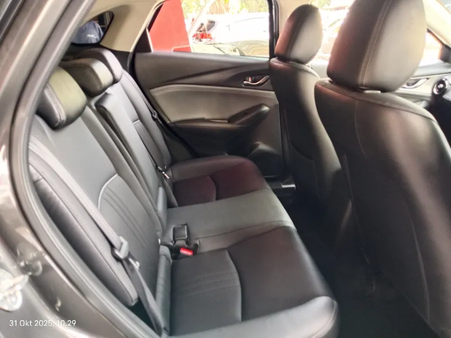 Foto Mobil Bekas Kabin Belakang Mazda CX-3 2.0 tahun 2020