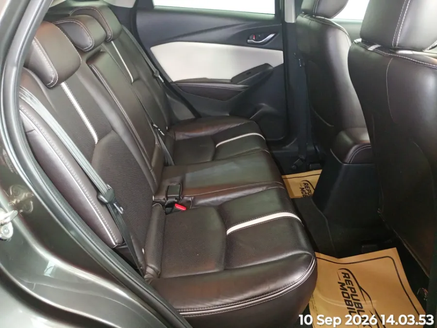 Foto Mobil Bekas Kabin Belakang Mazda CX-3 2.0 tahun 2023