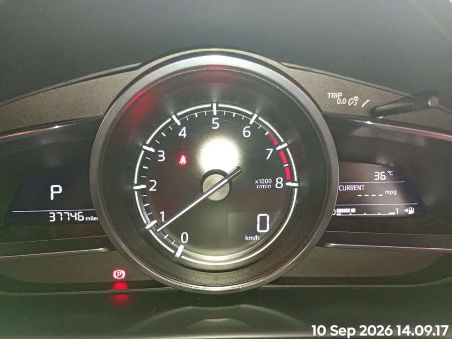 Foto Mobil Bekas Odometer Mazda CX-3 2.0 tahun 2023
