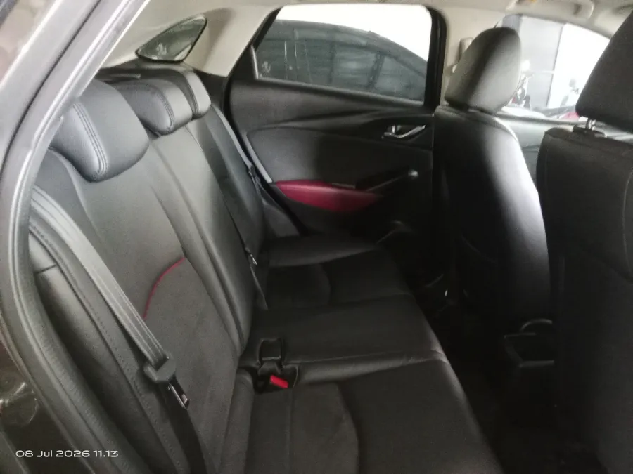 Foto Mobil Bekas Kabin Belakang Mazda CX-3 2.0 Grand Touring tahun 2017