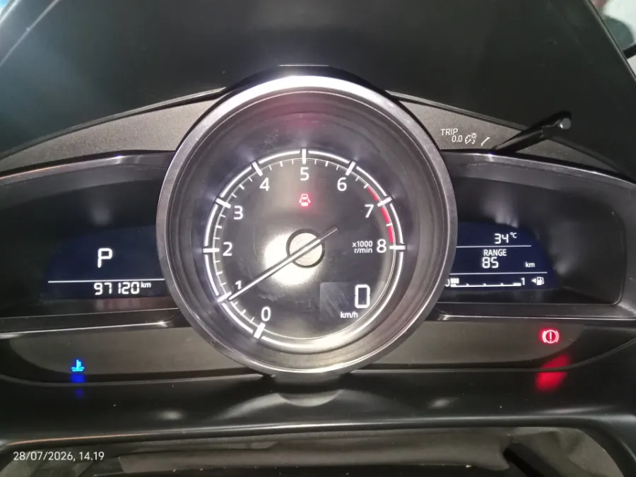Foto Mobil Bekas Odometer Mazda CX-3 2.0 Grand Touring tahun 2017