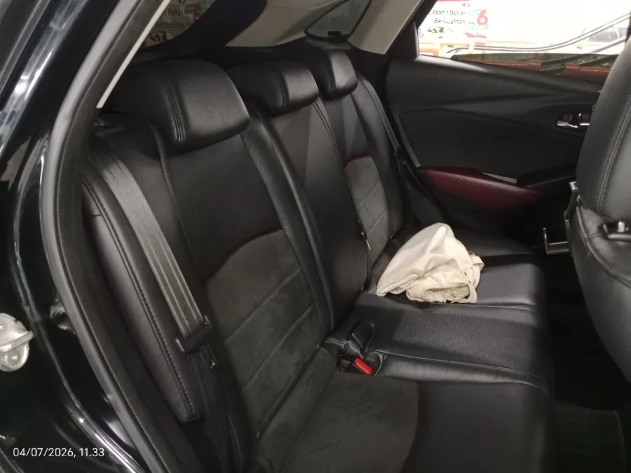 Foto Mobil Bekas Kabin Belakang Mazda CX-3 2.0 Grand Touring tahun 2018