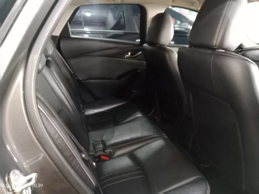 Foto Mobil Bekas Kabin Belakang Mazda CX-3 2.0 Grand Touring tahun 2018