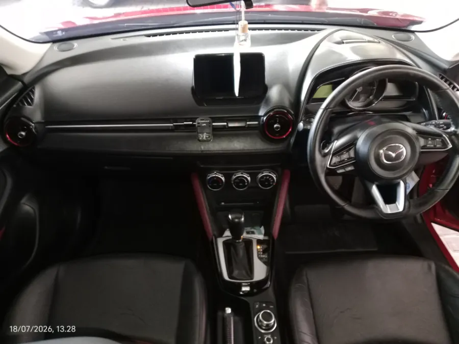 Foto Mobil Bekas Dashboard Mazda CX-3 2.0 Touring tahun 2017