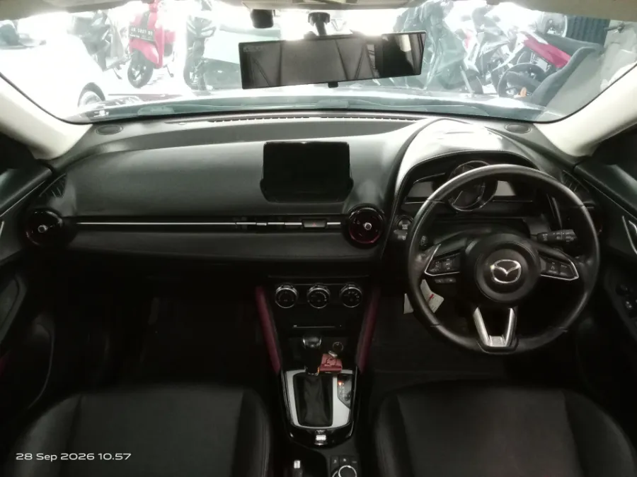 Foto Mobil Bekas Dashboard Mazda CX-3 2.0 Touring tahun 2017