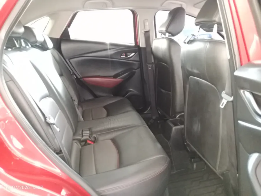 Foto Mobil Bekas Kabin Belakang Mazda CX-3 2.0 Touring tahun 2017
