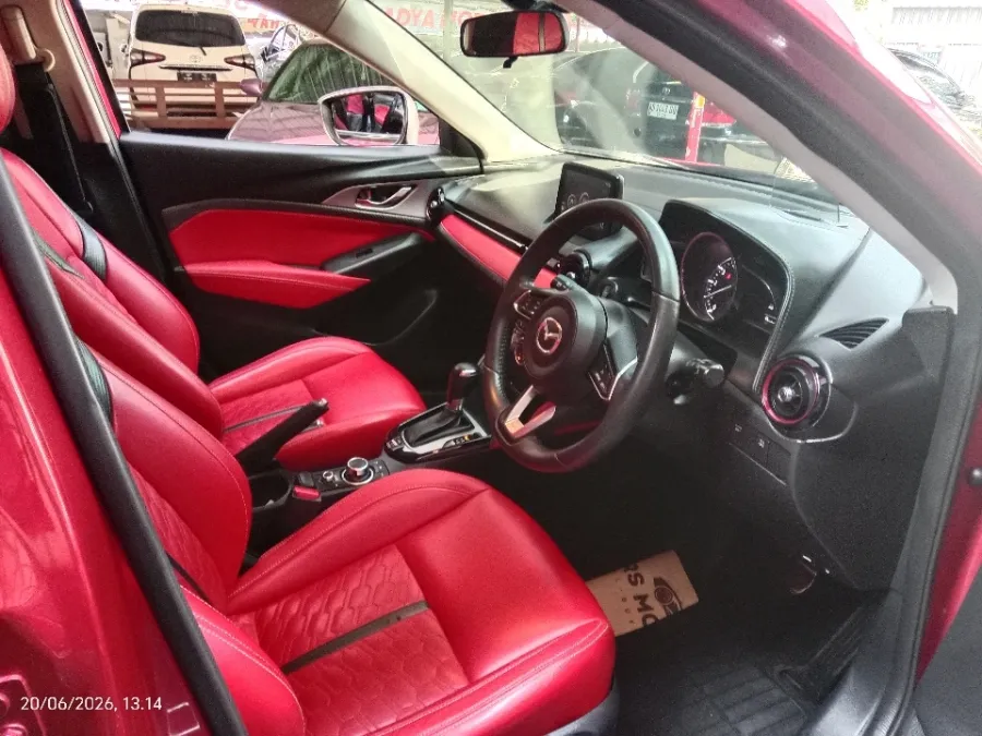 Foto Mobil Bekas Kabin Depan Mazda CX-3 2.0 Touring tahun 2017