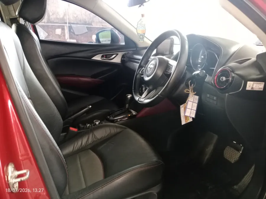 Foto Mobil Bekas Kabin Depan Mazda CX-3 2.0 Touring tahun 2017