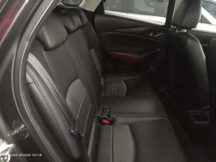 Foto Mobil Bekas Kabin Belakang Mazda CX-3 2.0 Touring tahun 2018