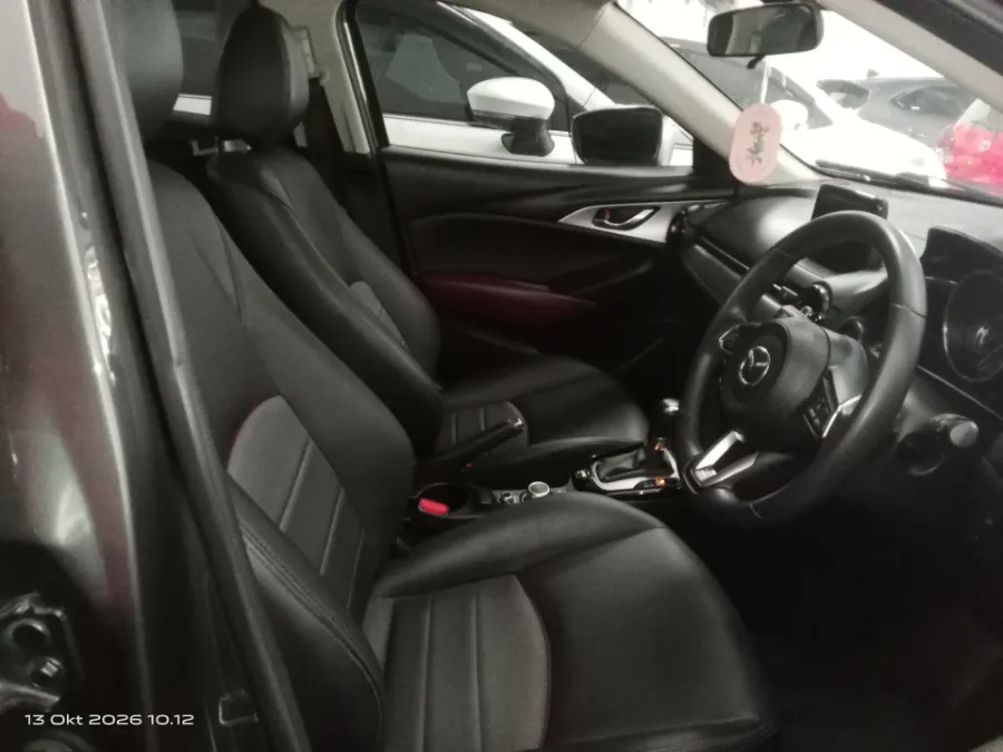 Foto Mobil Bekas Kabin Depan Mazda CX-3 2.0 Touring tahun 2018
