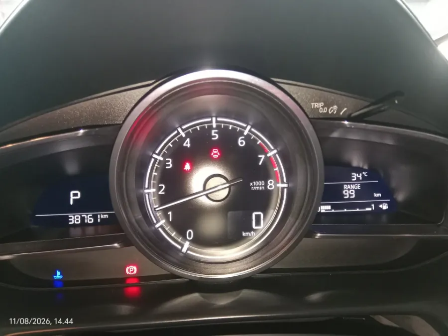 Foto Mobil Bekas Odometer Mazda CX-3 2.0 Touring tahun 2019