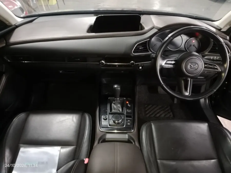 Foto Mobil Bekas Dashboard Mazda CX-30 2.0 tahun 2020