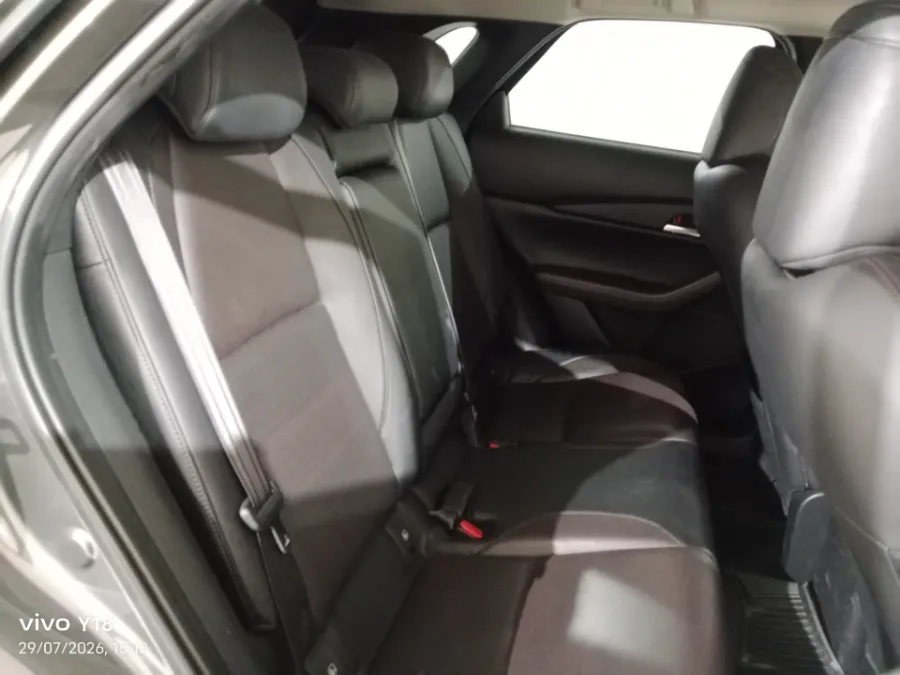 Foto Mobil Bekas Kabin Belakang Mazda CX-30 2.0 tahun 2020