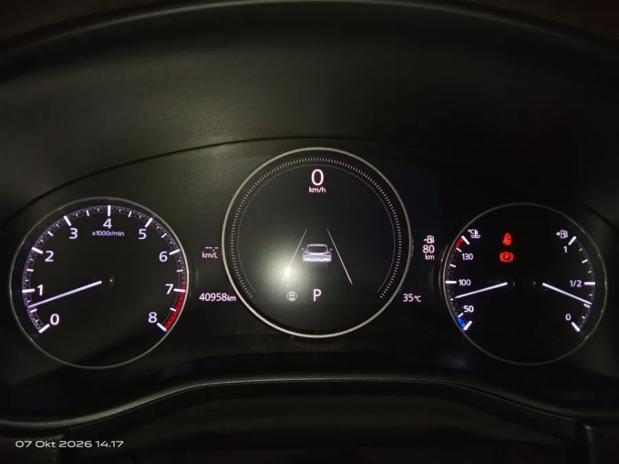 Foto Mobil Bekas Odometer Mazda CX-30 2.0 tahun 2020