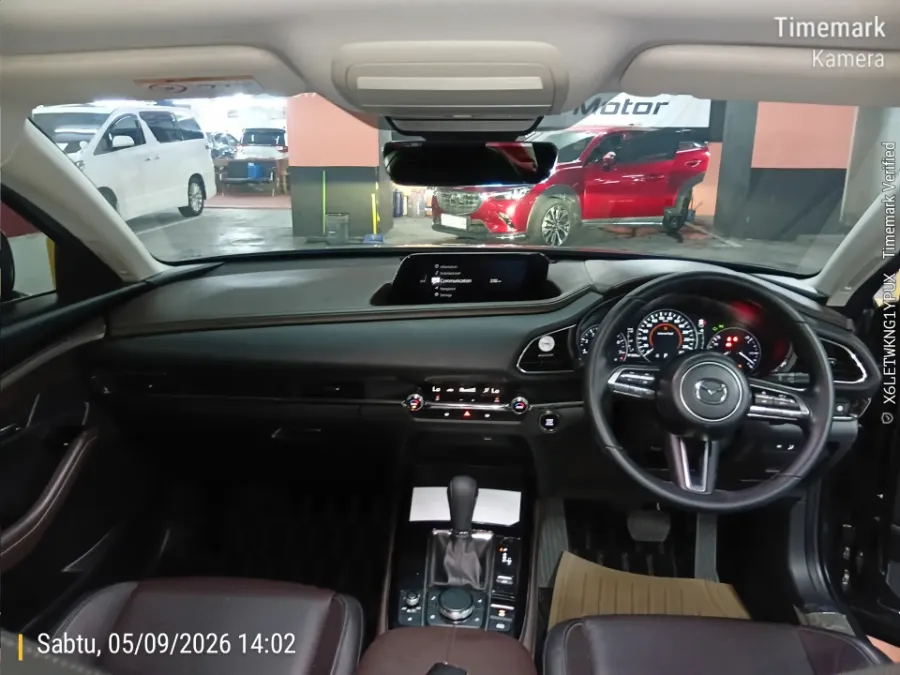Foto Mobil Bekas Dashboard Mazda CX-30 2.0 tahun 2021