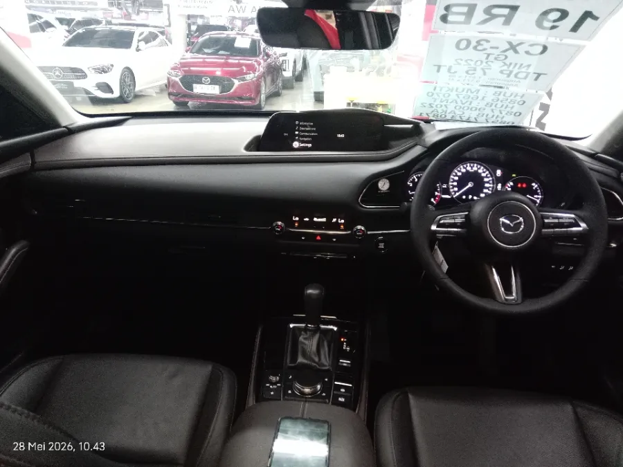 Foto Mobil Bekas Dashboard Mazda CX-30 2.0 tahun 2022