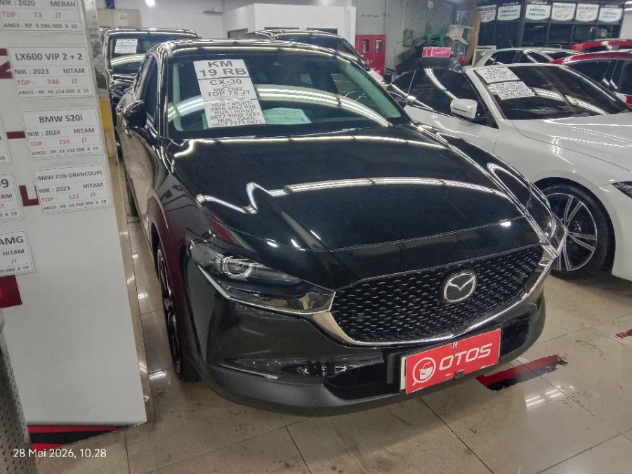 Foto Mobil Bekas Kanan Depan Mazda CX-30 2.0 tahun 2022