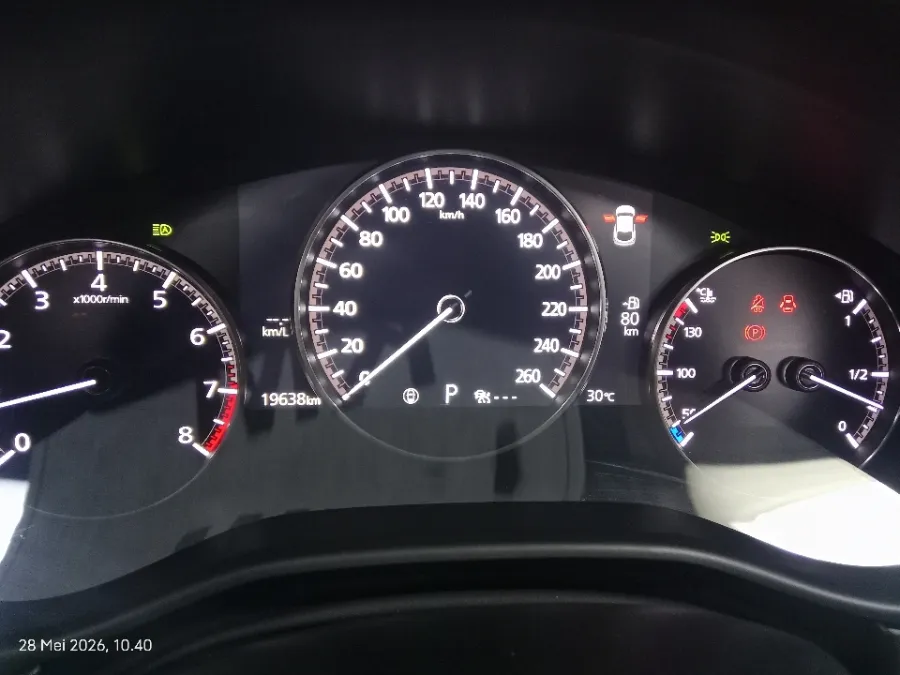 Foto Mobil Bekas Odometer Mazda CX-30 2.0 tahun 2022